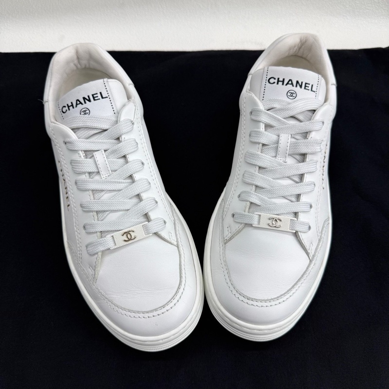 CHANEL香奈兒 女款 白色 金色字母logo標語 37碼-8