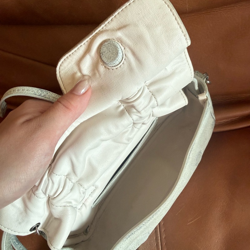 Acne Studios蝴蝶結小包包-15