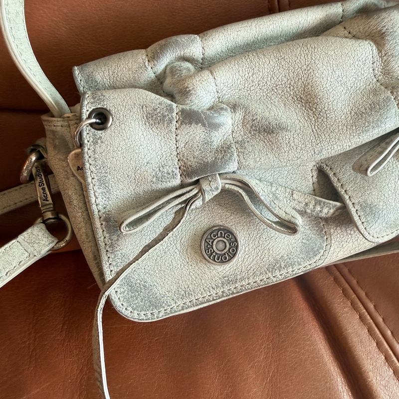 Acne Studios蝴蝶結小包包-17