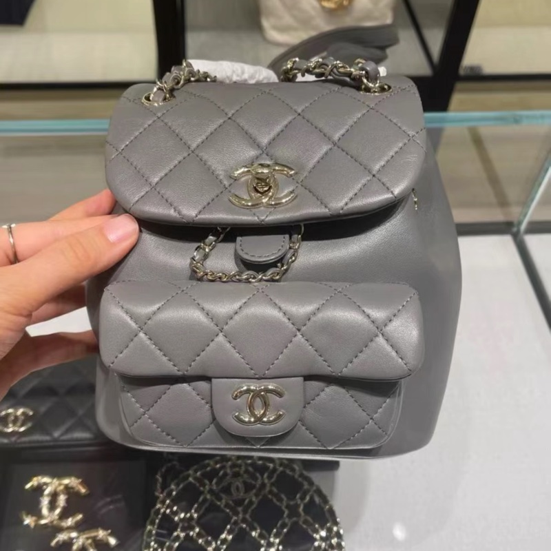 #全配🈶購證 #閒置帶膜✨ 香奈兒灰色Duma小號 雙肩包-4