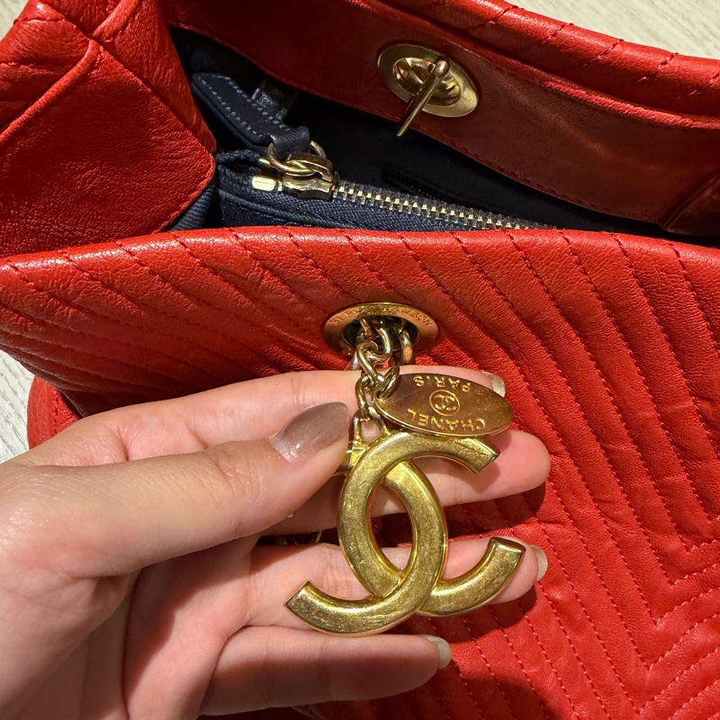 Chanel 紅金山形紋托特包肩背包-1