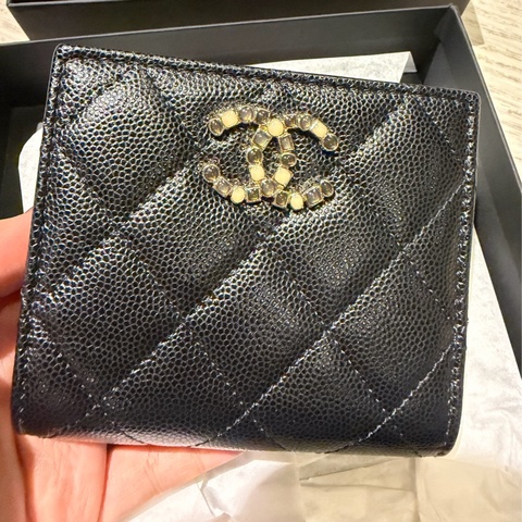 Chanel 荔枝牛皮夾