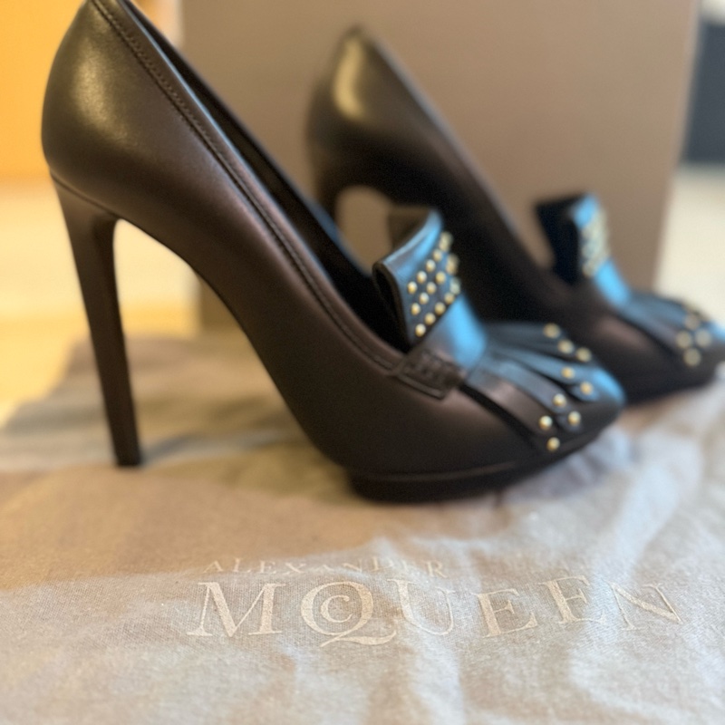 Alexander McQueen black heels-1