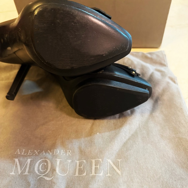 Alexander McQueen black heels-3