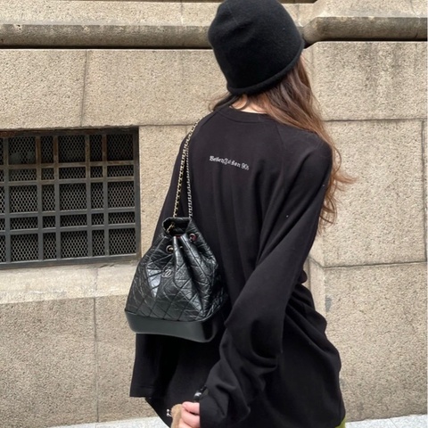 💎Chanel Gabrielle 全黑色漸變流浪後背包 中號 98🆕