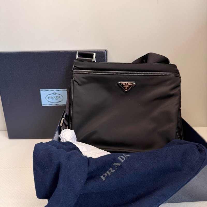 普拉達/Prada 經典男包單肩斜挎包 黑色-0