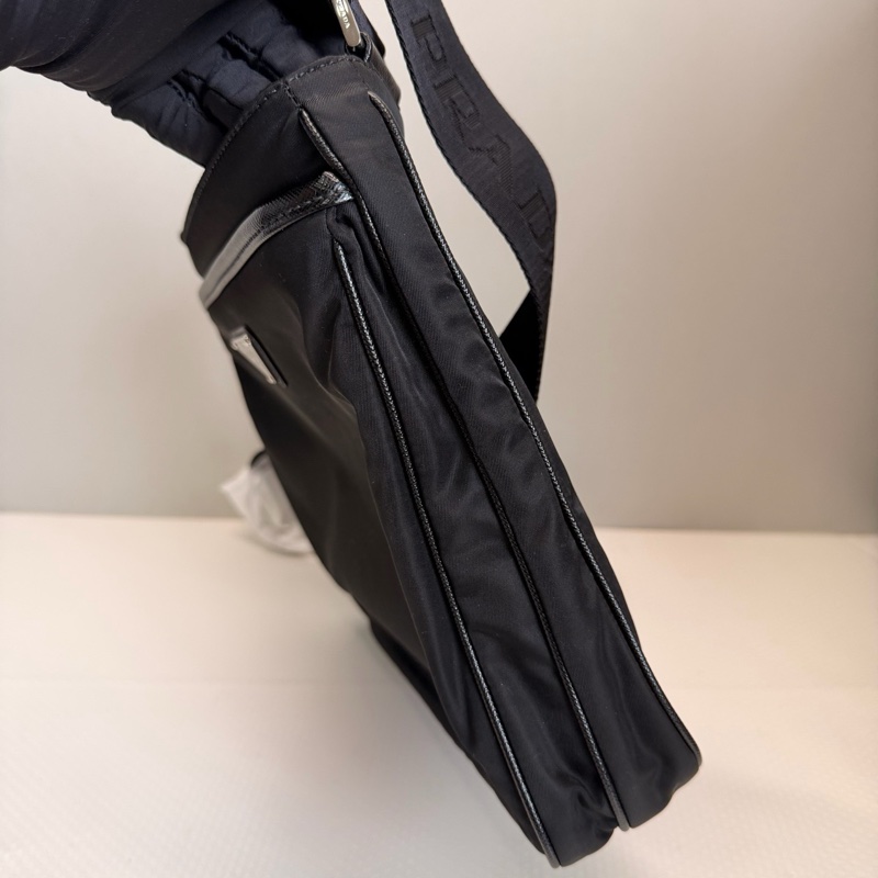 普拉達/Prada 經典男包單肩斜挎包 黑色-5