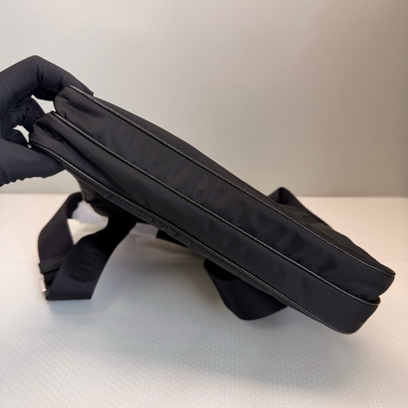 普拉達/Prada 經典男包單肩斜挎包 黑色-6