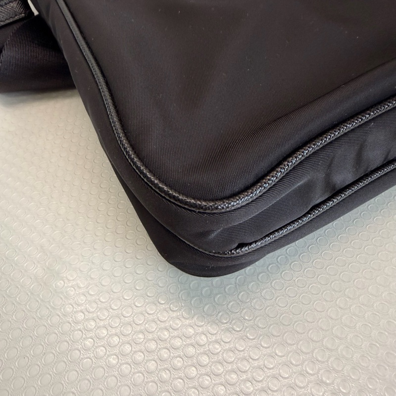 普拉達/Prada 經典男包單肩斜挎包 黑色-7