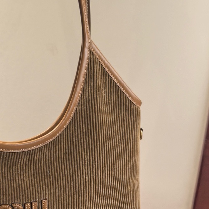 MiuMiu繆繆 IVY燈芯絨托特-2