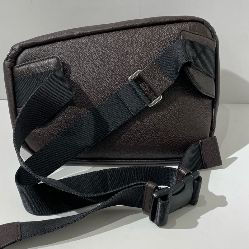 幾乎全新LOEWE羅意威puzzle幾何拼色胸包 烏木/黑/橙三色銀扣 28*20cm。-1