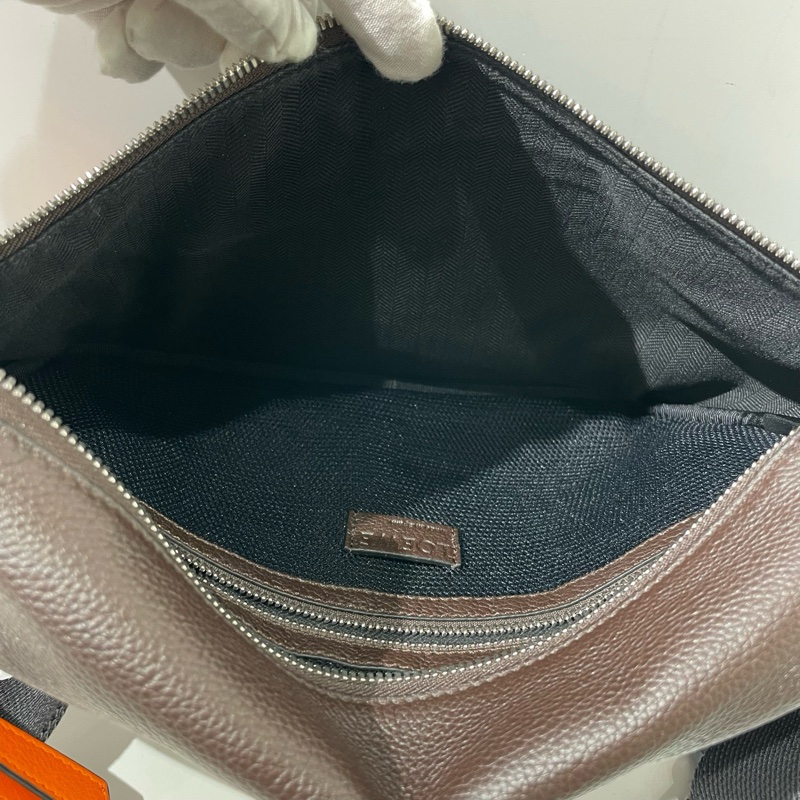 幾乎全新LOEWE羅意威puzzle幾何拼色胸包 烏木/黑/橙三色銀扣 28*20cm。-8