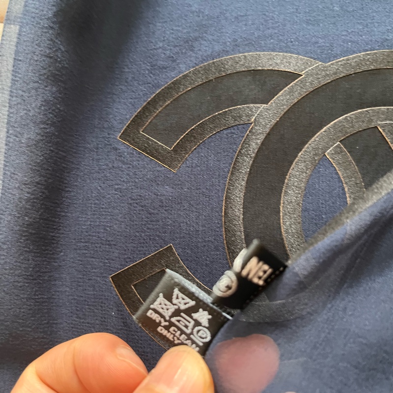 CHANEL 深黑藍色絲巾-9