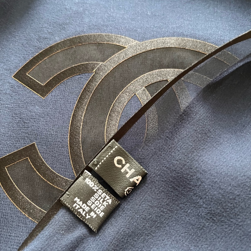 CHANEL 深黑藍色絲巾-10