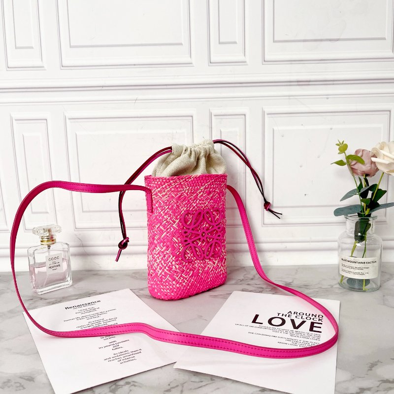 LOEWE Logo桃紅色草編抽繩 手機包 伊拉卡棕櫚拼牛皮材質 14×6×22.5 98新配件塵袋-2