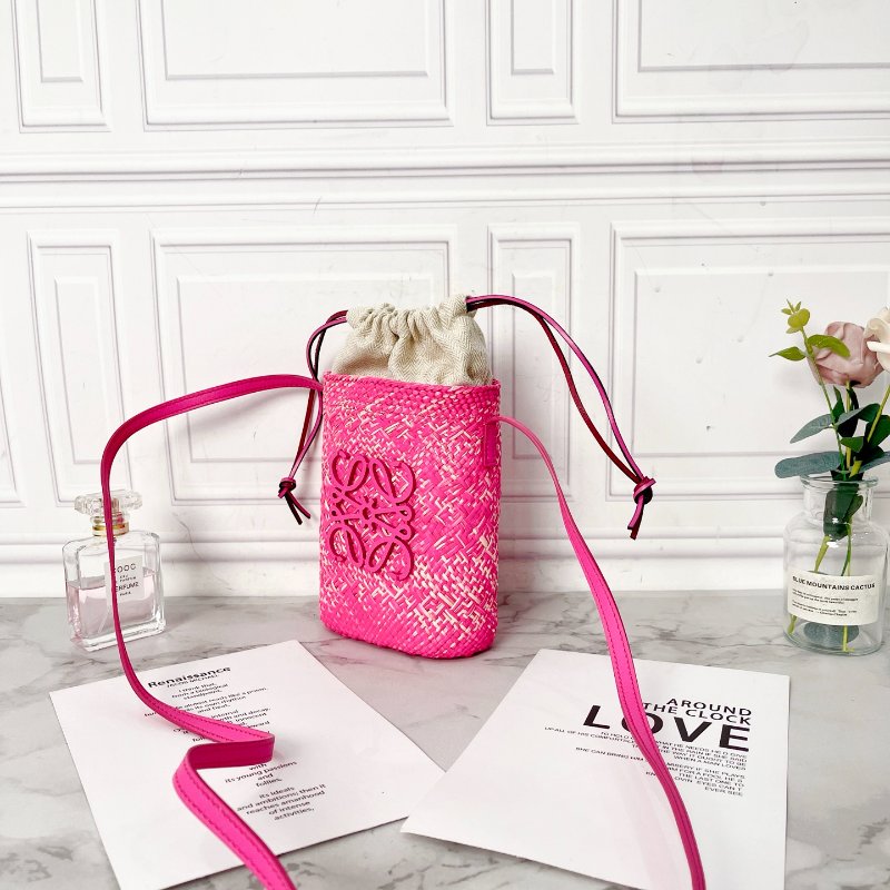 LOEWE Logo桃紅色草編抽繩 手機包 伊拉卡棕櫚拼牛皮材質 14×6×22.5 98新配件塵袋-3
