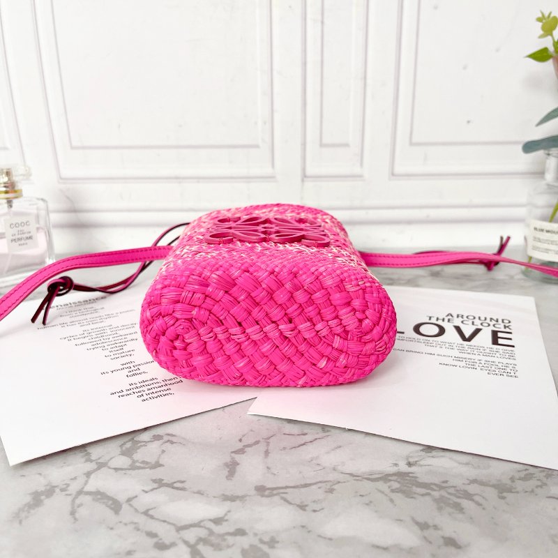 LOEWE Logo桃紅色草編抽繩 手機包 伊拉卡棕櫚拼牛皮材質 14×6×22.5 98新配件塵袋-4