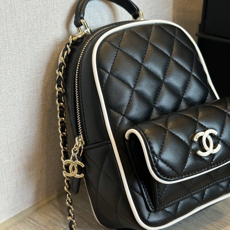 CHANEL香奈兒25P新款熊貓包/黑白漫畫小書包-14