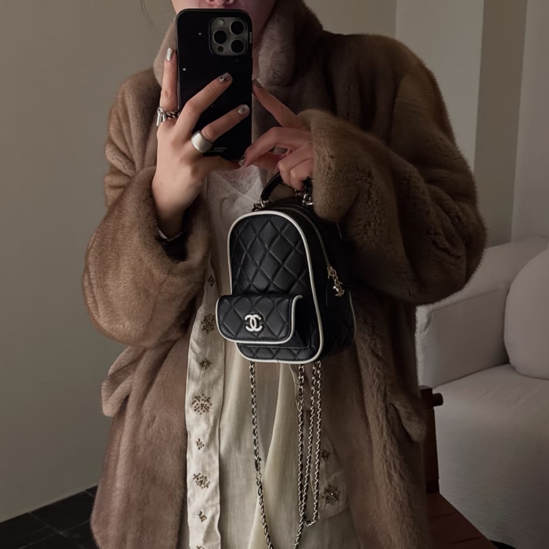 CHANEL香奈兒25P新款熊貓包/黑白漫畫小書包-24