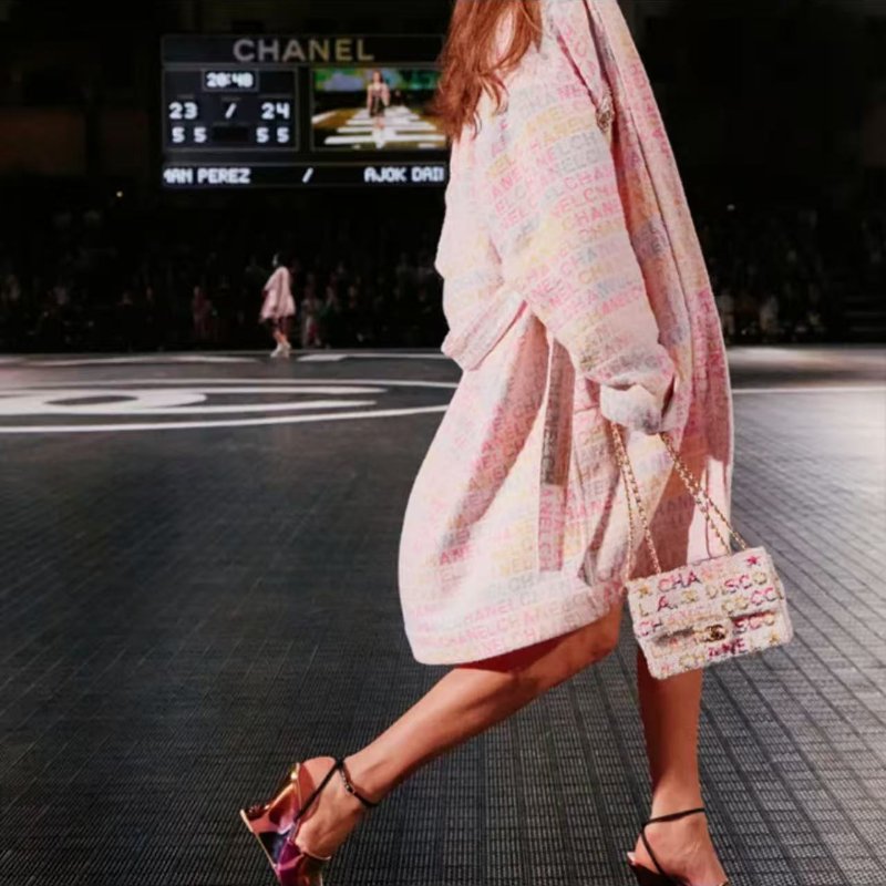 Chanel 24C coco彩虹字母亮片cf 走秀限量款小號肩背斜背包 芯片款21×8×14cm 99新配件盒子 塵袋-0