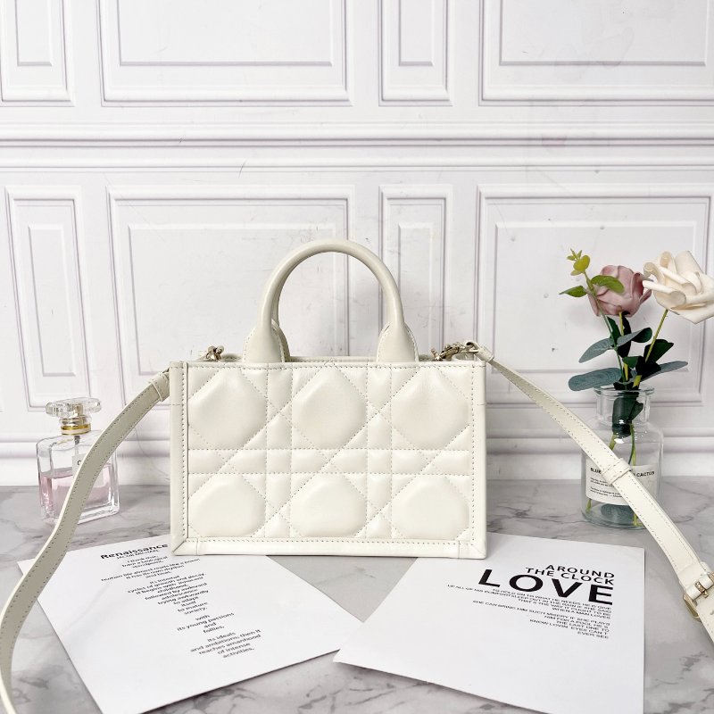 ️Dior book奶白色金扣新款 mini tote斜背手提包 21.5×7.5×13cm 98新配件塵袋 肩帶-8