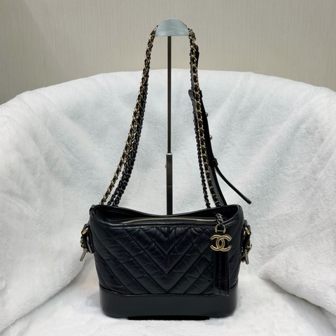 CHANEL Gabrielle Small Size V紋小號黑色流浪包 XC382
