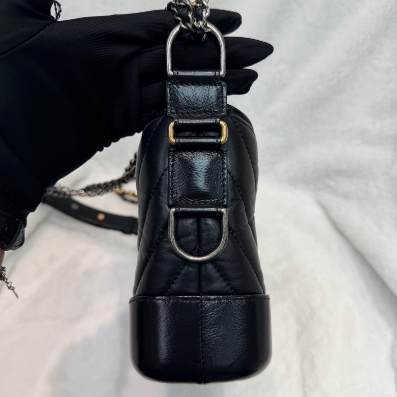 CHANEL Gabrielle Small Size V紋小號黑色流浪包 XC382-8