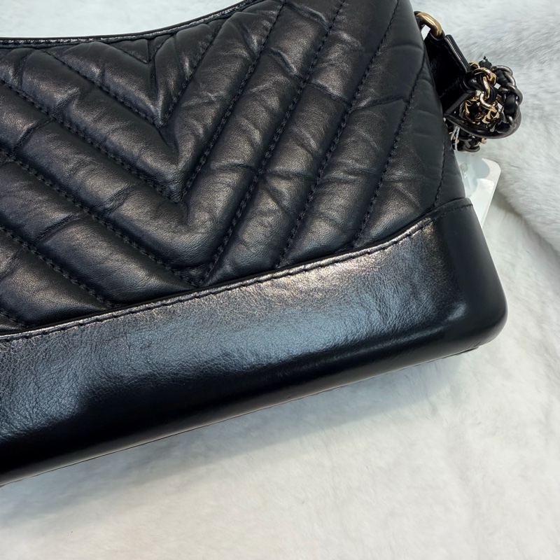 CHANEL Gabrielle Small Size V紋小號黑色流浪包 XC382-10