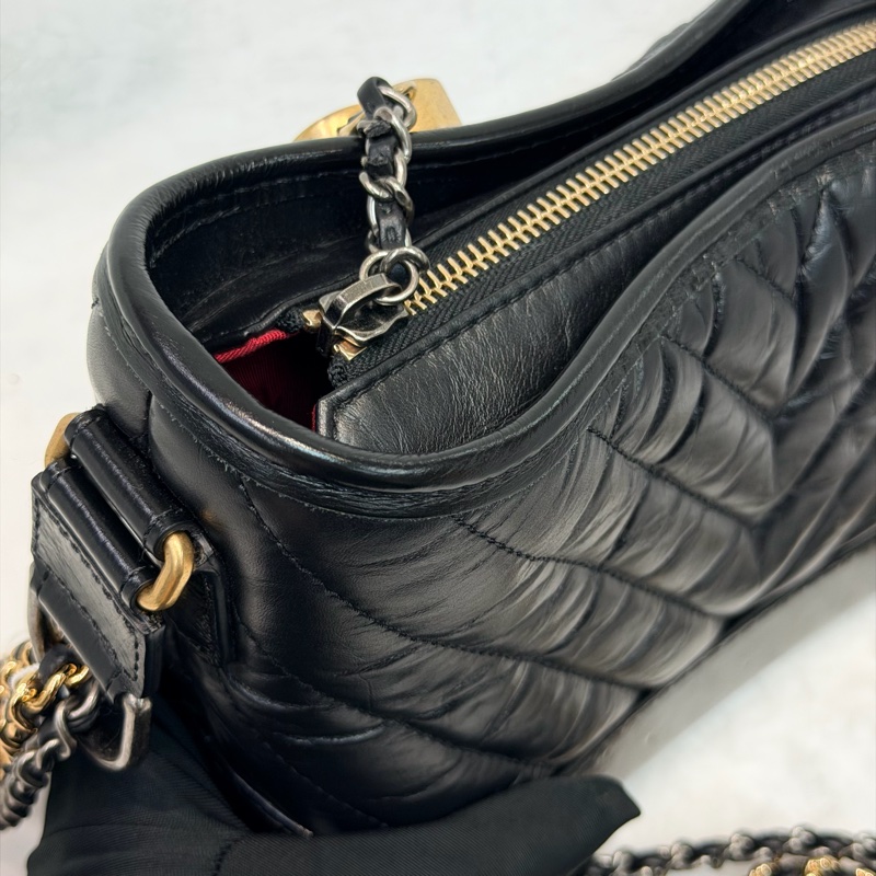 CHANEL Gabrielle Small Size V紋小號黑色流浪包 XC382-18