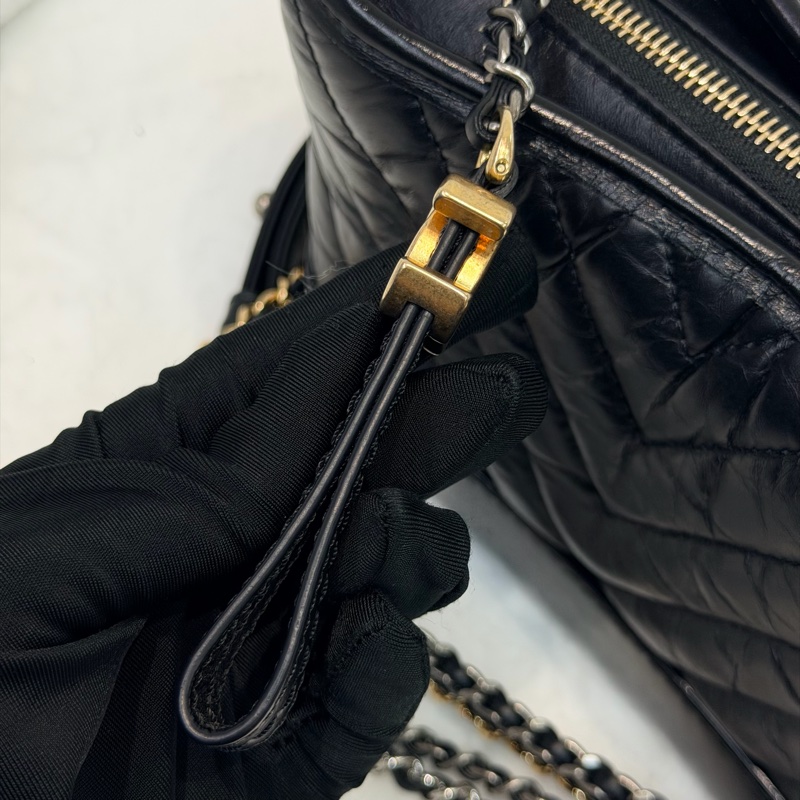 CHANEL Gabrielle Small Size V紋小號黑色流浪包 XC382-27