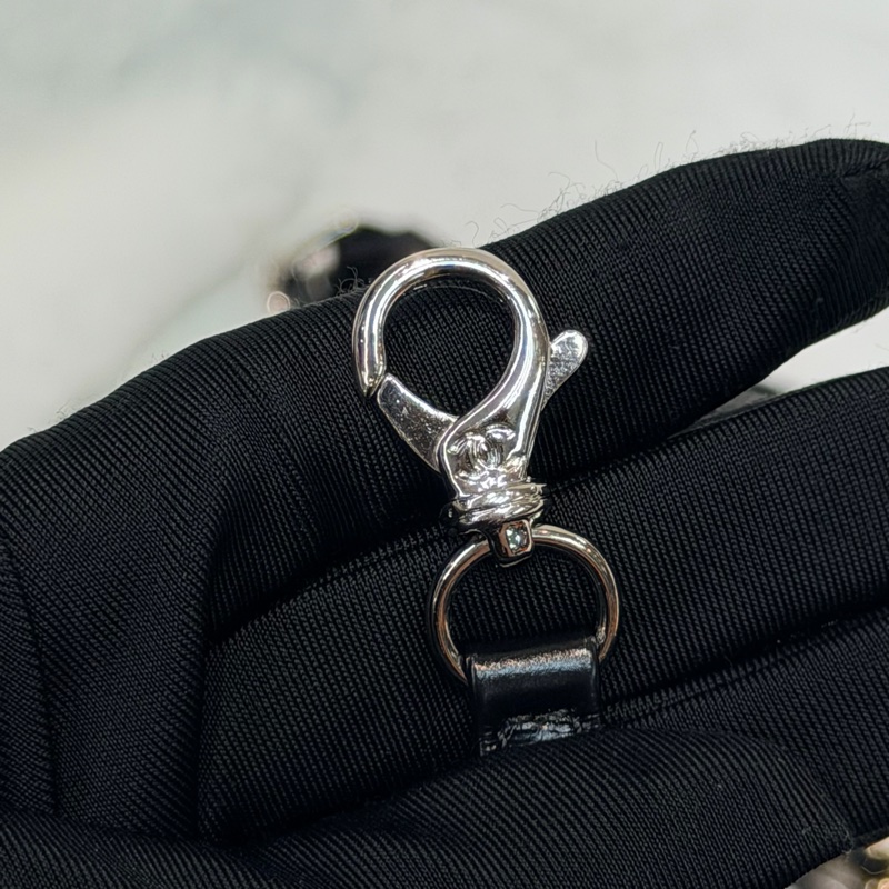 CHANEL Gabrielle Small Size V紋小號黑色流浪包 XC382-33