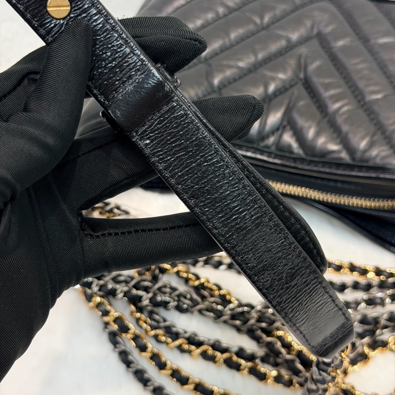 CHANEL Gabrielle Small Size V紋小號黑色流浪包 XC382-40