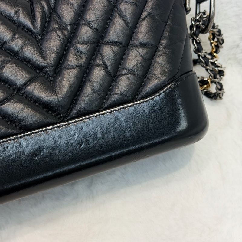 CHANEL Gabrielle Small Size V紋小號黑色流浪包 XC382-43