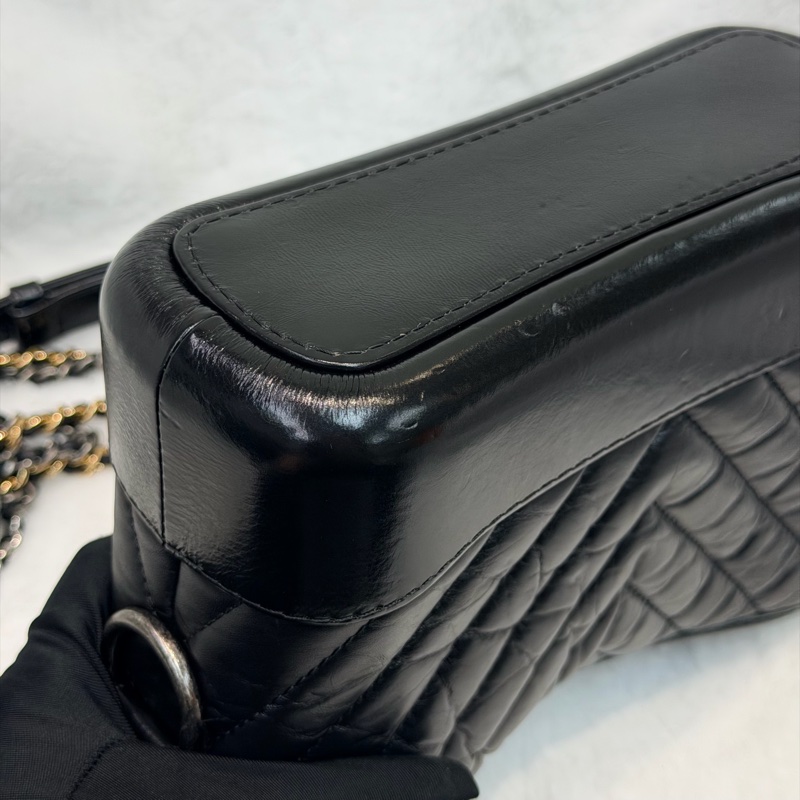 CHANEL Gabrielle Small Size V紋小號黑色流浪包 XC382-46