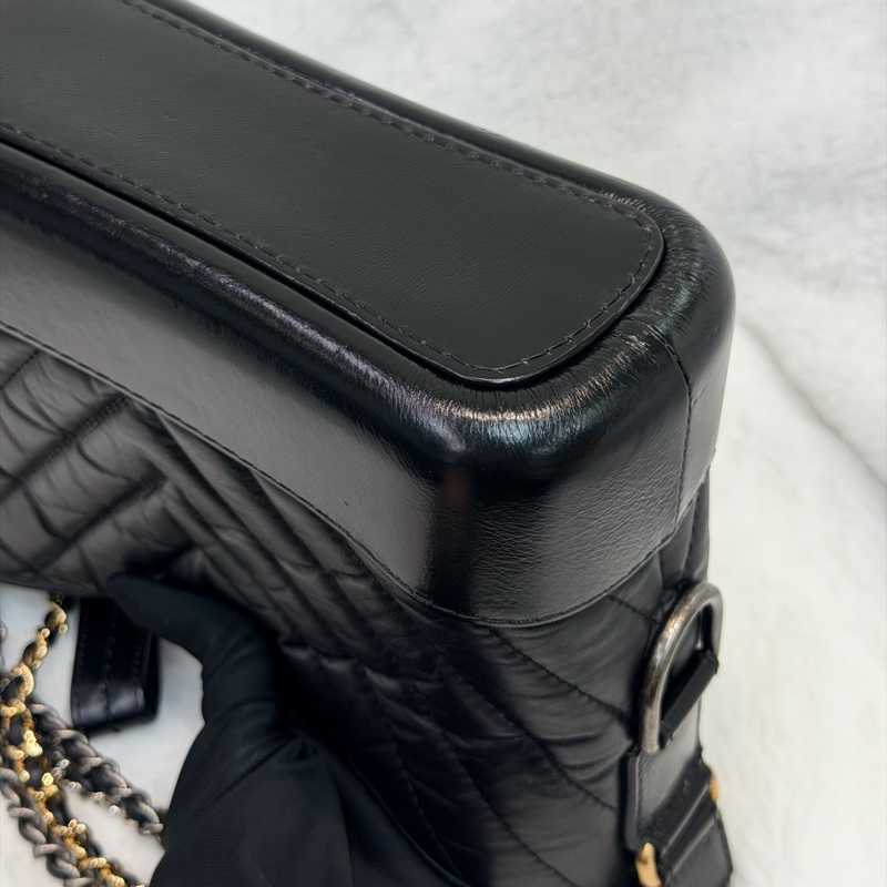 CHANEL Gabrielle Small Size V紋小號黑色流浪包 XC382-47