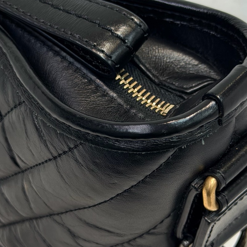 CHANEL Gabrielle Small Size V紋小號黑色流浪包 XC382-52