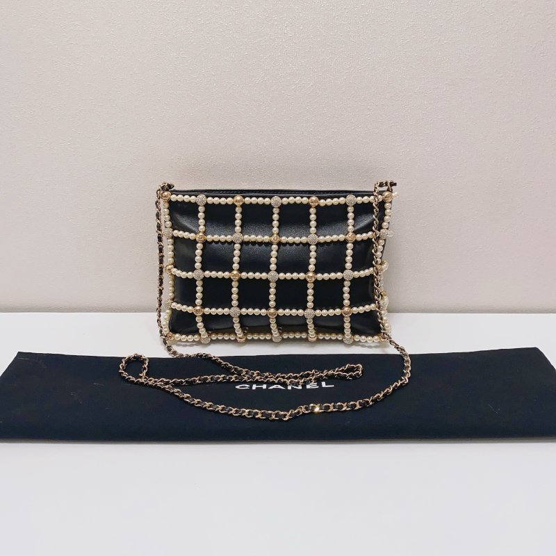 Chanel 黑色全皮珍珠鑽球晚宴包 21x3x15cm  98新配件塵袋-1