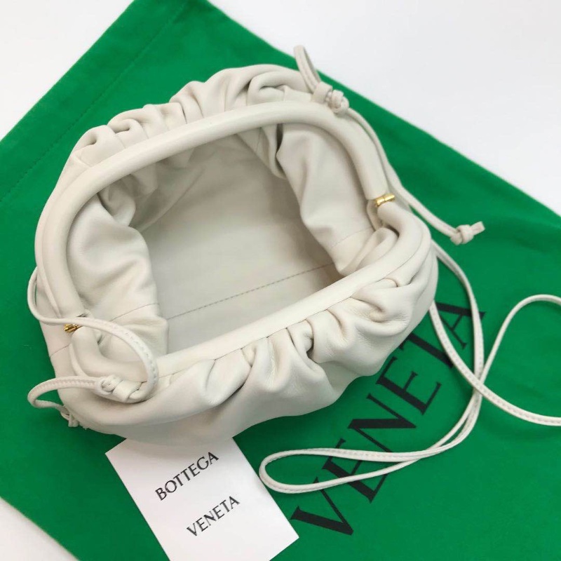Bottega Veneta cloud 585852 White-1