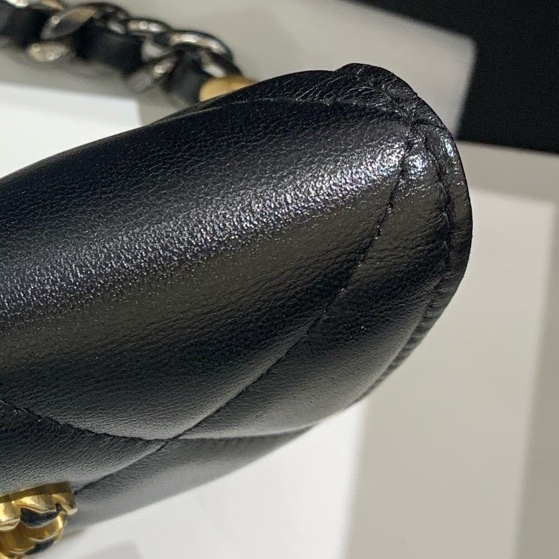 香奈兒 19woc黑金小廢包 芯片款 22年 4*28。-3