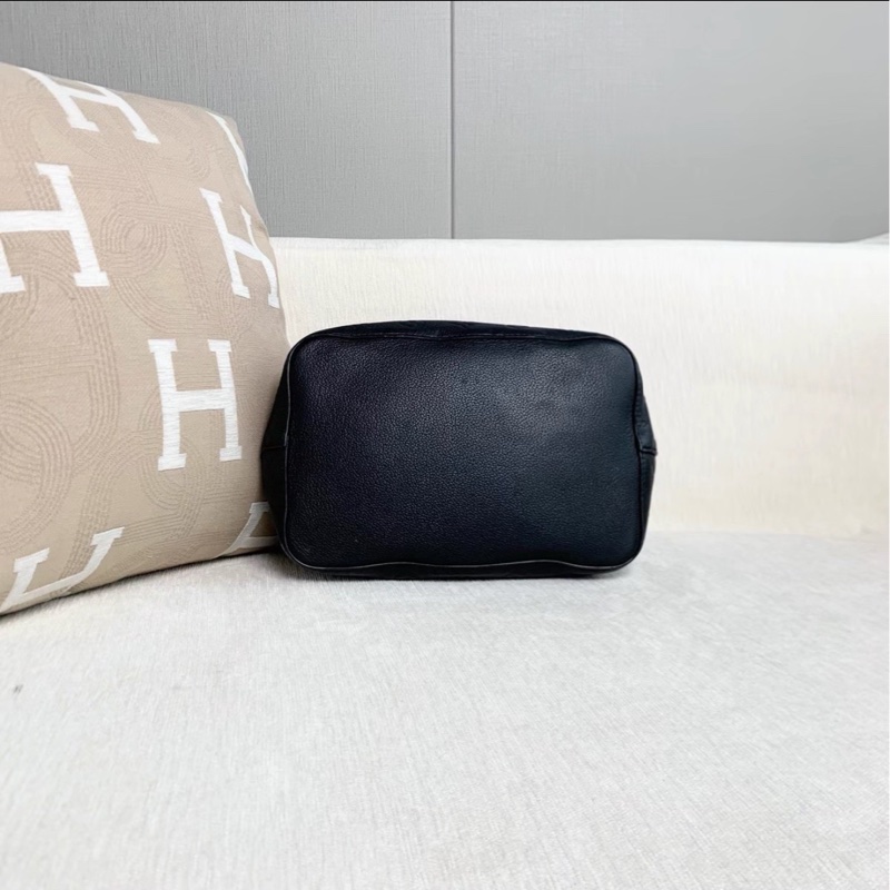 實用百搭款✨超耐用💕Lv路易威登黑色金扣全皮老花壓紋neonoe中號水桶包手提肩背包-10