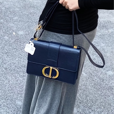 Dior • 經典Montaigne 午夜藍油臘牛皮金釦 蒙田30