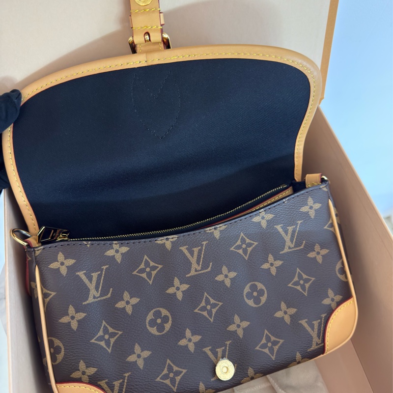 二手Louis Vuitton老花Diane法棍手提側背斜背包M45985-8