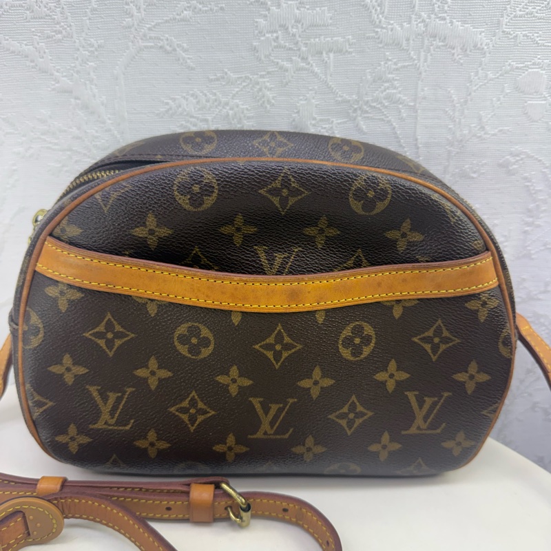 Louis Vuitton Blois Crossbody Bag-10