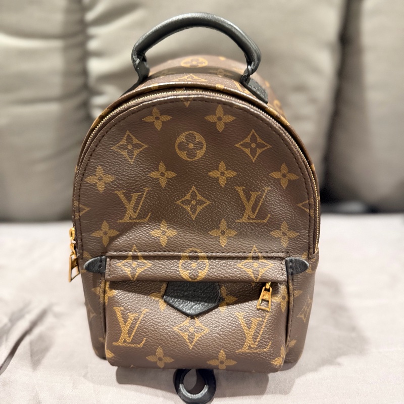 🎒LV Palm Springs Mini 小書包(改良款外露拉鍊,專櫃換新件)包況極佳🙌🏻-5