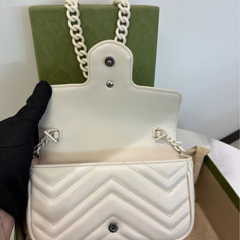 98新Gucci GG Marmont鏈條包 mini 米白色羊皮  烤漆鏈條-1