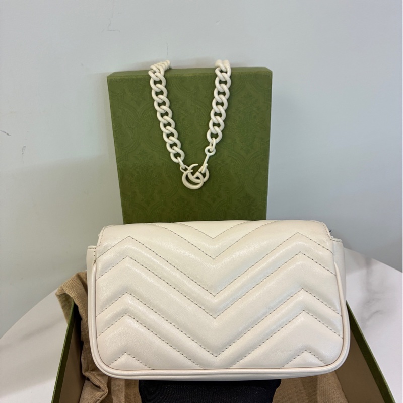 98新Gucci GG Marmont鏈條包 mini 米白色羊皮  烤漆鏈條-5