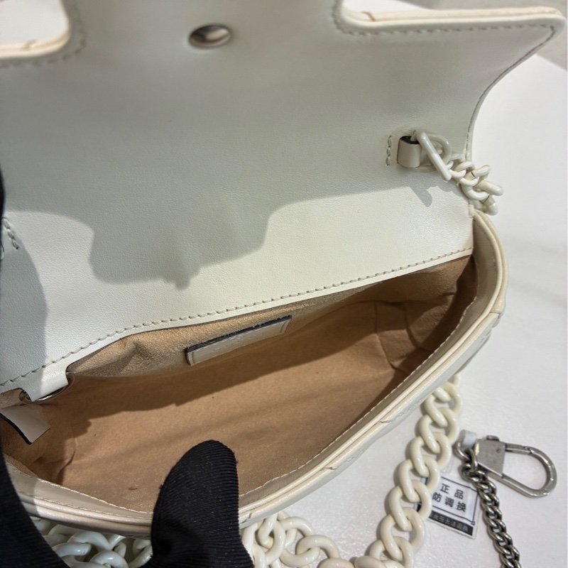 98新Gucci GG Marmont鏈條包 mini 米白色羊皮  烤漆鏈條-8