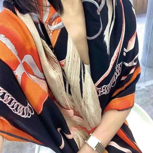 HERMES Projets Carres Poncho 馬具博物館披肩 140 - 黑-1