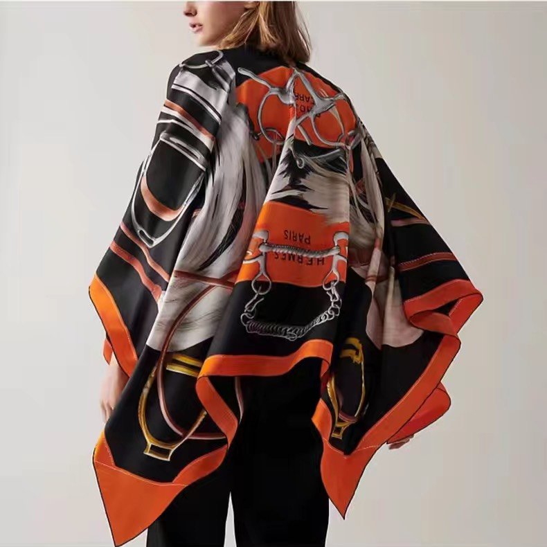 HERMES Projets Carres Poncho 馬具博物館披肩 140 - 黑-9