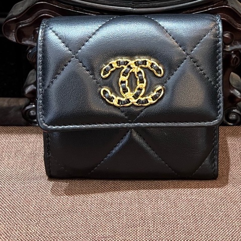99新CHANEL香奈兒19bag零錢包/折疊卡包，31開鐳射 無卡，黑金配色